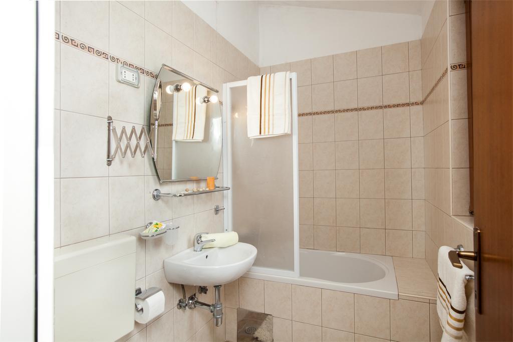 B&B Moderno Fazana Bilik gambar